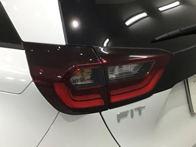フィット ｅ：ＨＥＶホームブラックスタイル　ＨＳＥＮＳＩＮＧ新車保証試乗車ワンオーナー　Ｂカメラ　１オーナー　ＬＥＤライト　サイドＳＲＳ　オートクルーズコントロール　フルオートエアコン　ＶＳＡ　スマ－トキ－　衝突軽減　ＥＴＣ　ＵＳＢ接続　ＡＢＳ（45枚目）