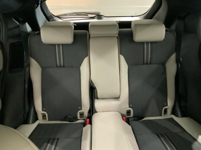 ヴェゼル ｅ：ＨＥＶＰＬａＹ　ＨＳＥＮＳＩＮＧ　２ト－ン　最長５年保証　ＥＴＣ　衝突被害軽減ブレーキ　カーテンエアバッグ　盗難防止装置　ＡＢＳ　ＥＳＣ　１オーナー　フルオートエアコン　リアカメラ　シートヒータ　エアバッグ　記録簿（30枚目）