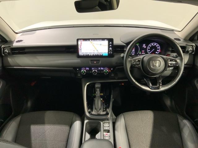 ヴェゼル ｅ：ＨＥＶＺ　Ｈ　ＳＥＮＳＩＮＧ　最長５年保証　ワンオ－ナ－　純正ナビ　ＴＶ　Ｒカメラ　ＢＴオ－ディオ　ＥＴＣ　ＬＥＤライト　ＶＳＡ　シ－トヒ－タ－　クルコン　アルミ　スマ－トキ－　盗難防止装置　整備記録簿　ＡＡＣ（9枚目）