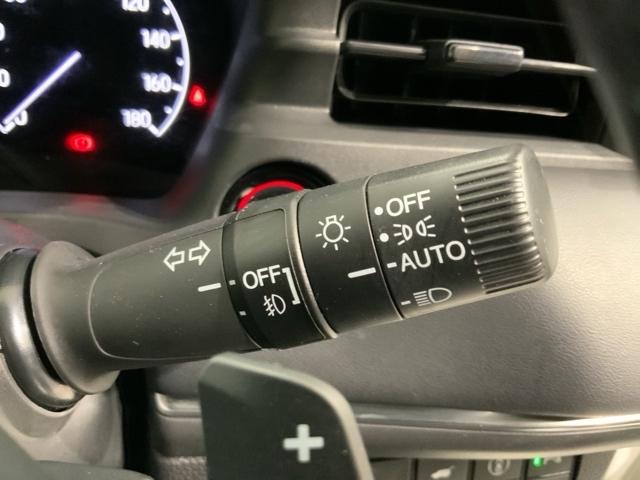 ヴェゼル ｅ：ＨＥＶＺ　Ｈ　ＳＥＮＳＩＮＧ　最長５年保証　ワンオ－ナ－　純正ナビ　ＴＶ　Ｒカメラ　ＢＴオ－ディオ　ＥＴＣ　ＬＥＤライト　ＶＳＡ　シ－トヒ－タ－　クルコン　アルミ　スマ－トキ－　盗難防止装置　整備記録簿　ＡＡＣ（12枚目）