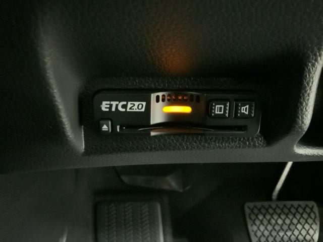 ヴェゼル ｅ：ＨＥＶＺ　Ｈ　ＳＥＮＳＩＮＧ　最長５年保証　ワンオ－ナ－　純正ナビ　ＴＶ　Ｒカメラ　ＢＴオ－ディオ　ＥＴＣ　ＬＥＤライト　ＶＳＡ　シ－トヒ－タ－　クルコン　アルミ　スマ－トキ－　盗難防止装置　整備記録簿　ＡＡＣ（13枚目）