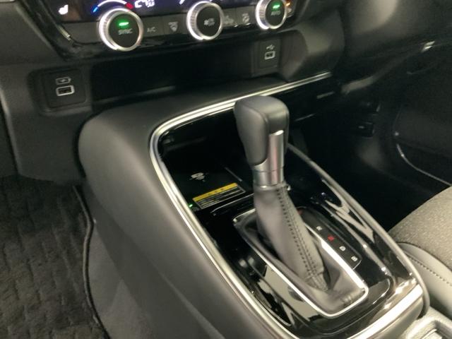 ヴェゼル ｅ：ＨＥＶＺ　Ｈ　ＳＥＮＳＩＮＧ　最長５年保証　ワンオ－ナ－　純正ナビ　ＴＶ　Ｒカメラ　ＢＴオ－ディオ　ＥＴＣ　ＬＥＤライト　ＶＳＡ　シ－トヒ－タ－　クルコン　アルミ　スマ－トキ－　盗難防止装置　整備記録簿　ＡＡＣ（26枚目）