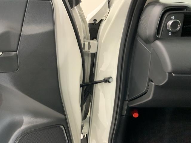 ヴェゼル ｅ：ＨＥＶＺ　Ｈ　ＳＥＮＳＩＮＧ　最長５年保証　ワンオ－ナ－　純正ナビ　ＴＶ　Ｒカメラ　ＢＴオ－ディオ　ＥＴＣ　ＬＥＤライト　ＶＳＡ　シ－トヒ－タ－　クルコン　アルミ　スマ－トキ－　盗難防止装置　整備記録簿　ＡＡＣ（43枚目）