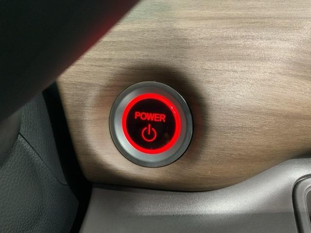 ワンプッシュでエンジンのスタート、ストップが出来て便利です。