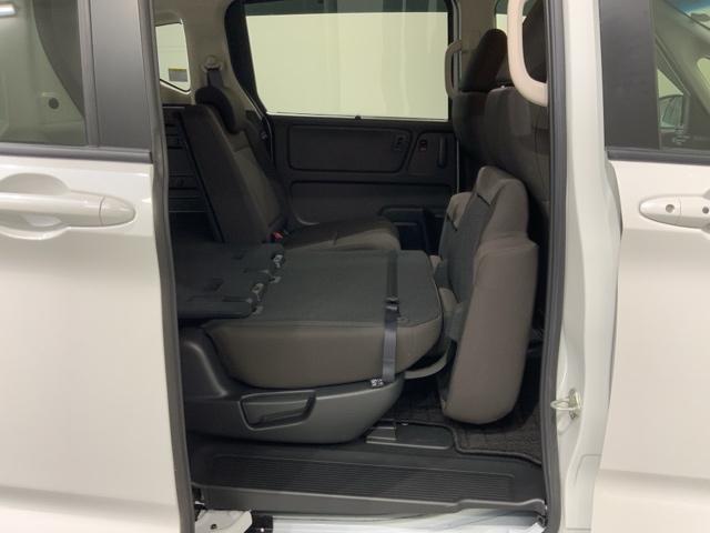 専門業者にて内外装のクリーニングを実施しております！