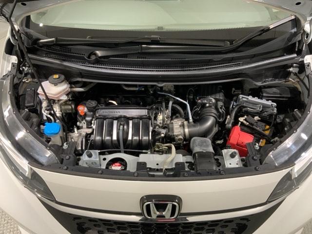 専門業者にて内外装のクリーニングを実施しております！