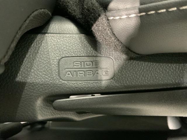 フィット e:HEVホーム H SENSING 新車保証 試乗車 ワンオ-ナ- ナビLXM-242ZFNI TV Rカメラ BTオ-ディオ ETC LEDライト VSA クルコン スマ-トキ- スペアキ-盗難防止装置 整備記録簿(25枚目)