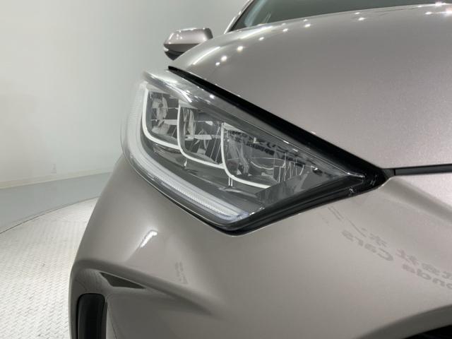 ヤリス Z 最長5年保証 純正ナビ TV Rカメラ マルチビュー BTオ-ディオ ドラレコ 衝突軽減B ETC LEDライト 横滑り防止 シートヒーター クルコン スマートキー 盗難防止装置 AAC Wエアバッグ(7枚目)