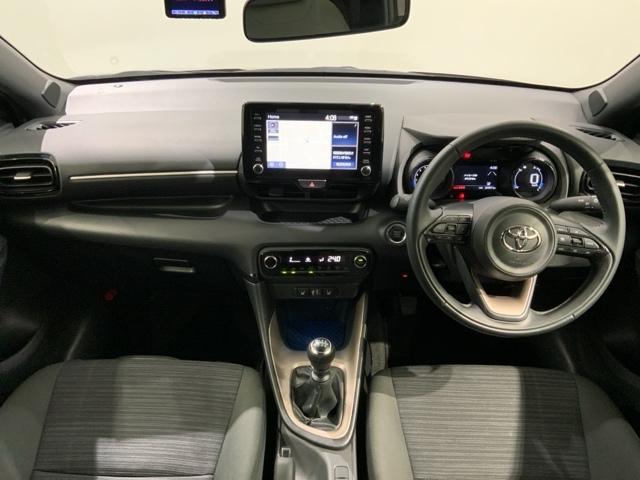 ヤリス Z 最長5年保証 純正ナビ TV Rカメラ マルチビュー BTオ-ディオ ドラレコ 衝突軽減B ETC LEDライト 横滑り防止 シートヒーター クルコン スマートキー 盗難防止装置 AAC Wエアバッグ(8枚目)