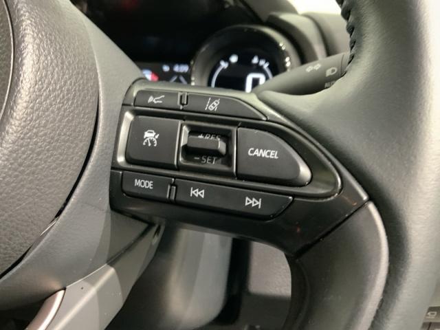 ヤリス Z 最長5年保証 純正ナビ TV Rカメラ マルチビュー BTオ-ディオ ドラレコ 衝突軽減B ETC LEDライト 横滑り防止 シートヒーター クルコン スマートキー 盗難防止装置 AAC Wエアバッグ(10枚目)