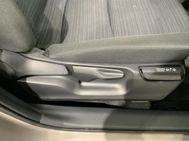 ヤリス Z 最長5年保証 純正ナビ TV Rカメラ マルチビュー BTオ-ディオ ドラレコ 衝突軽減B ETC LEDライト 横滑り防止 シートヒーター クルコン スマートキー 盗難防止装置 AAC Wエアバッグ(16枚目)