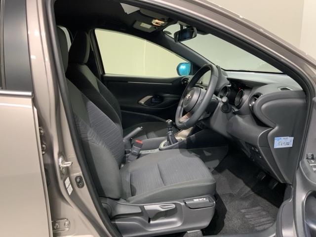 ヤリス Z 最長5年保証 純正ナビ TV Rカメラ マルチビュー BTオ-ディオ ドラレコ 衝突軽減B ETC LEDライト 横滑り防止 シートヒーター クルコン スマートキー 盗難防止装置 AAC Wエアバッグ(18枚目)