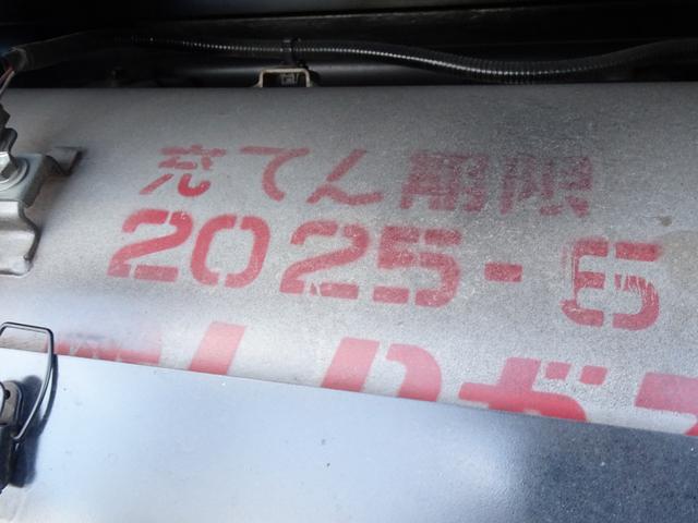 　５ＭＴ　最大積載２ｔ　ＬＰガス燃料　分割あおり　平ボディ　５方開　荷台長３１４Ｘ幅１６０Ｘ横あおり高さ５７　パワーゲート　リフト能力５００ｋｇ　ガス運搬仕様　１ナンバー登録　東海特装車　デュトロＯＥＭ(16枚目)