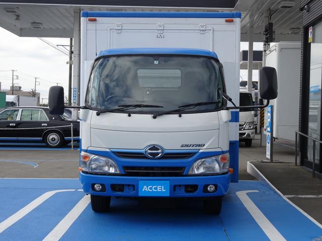 デュトロハイブリッド 　ディーゼルターボ　ハイブリッド　移動販売車　展示車　ベース車両　ガソリン発電機　発電機型番５．５ＨＧＪＡＥ－２１３１Ｅ　左右跳ね上げ扉　荷室長さ３７６ｃｍＸ幅２１２ｃｍＸ高さ１７７ｃｍ　車両のみ販売（21枚目）