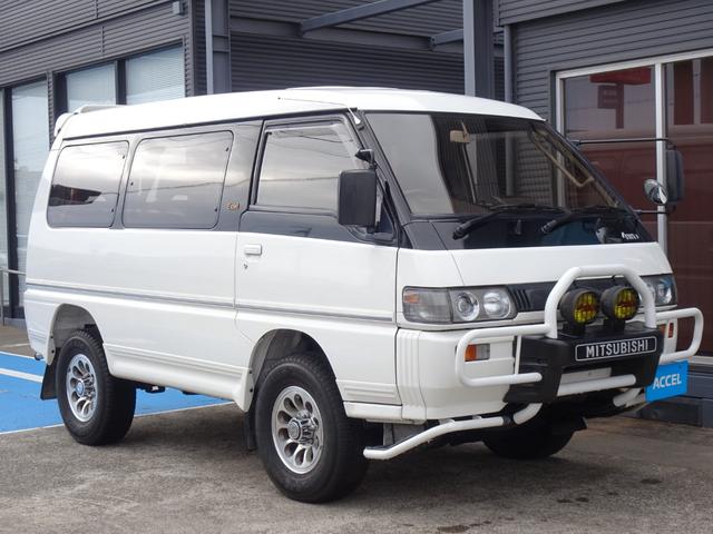 デリカスターワゴン エクシード　Ｐ３５Ｗ　ＡＴ車　４ＷＤ　７人乗り　キャプテンシート　４Ｄ５６エンジン　ディーゼルターボ　タイミングベルト交換済み　寒冷地仕様車　純正ＣＯＯＬボックス／カーテン／グリルガード／フォグ　スターワゴン（12枚目）