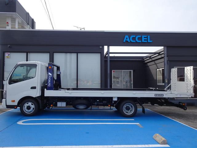 デュトロ 　積載車　積載２７００ｋｇ　６速ＭＴ　極東フラトップゼロ　荷台内寸５７０Ｘ２０８　左右アオリ開閉仕様　タイヤ固縛４個／固縛ベルト付属　ラジコン　ウインチ　Ｎ０４Ｃエンジン　実走行　キャリアカー（8枚目）