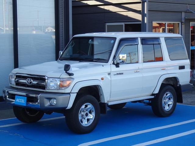 トヨタ ランドクルーザー70 バン GRJ76K 5MT 前後 トヨタ ランドクルーザー70 バン GRJ76K 5MT 前後