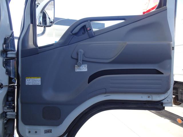 キャンター 　積載２ｔ　ダブルキャブ　６人乗り　５ＭＴ　新明和　垂直パワーゲート　ＰＧ　昇降能力８００ｋｇ　荷台長３１２幅１６９高１９９　原動機４Ｍ４２　ディーゼルターボ　ＮＯｘ・ＰＭ適合（39枚目）