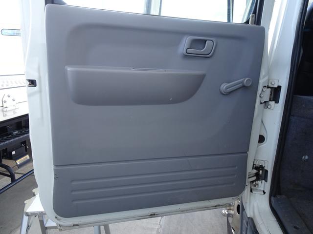 キャンター 　積載２ｔ　ダブルキャブ　６人乗り　５ＭＴ　新明和　垂直パワーゲート　ＰＧ　昇降能力８００ｋｇ　荷台長３１２幅１６９高１９９　原動機４Ｍ４２　ディーゼルターボ　ＮＯｘ・ＰＭ適合（54枚目）