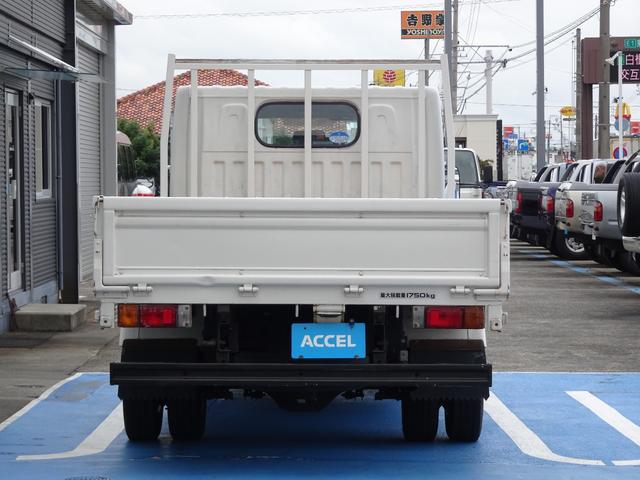 アトラストラック ＷキャブロングフルＳローＤＸ　ダブルキャブ　積載１．７５ｔ　１ナンバー　車両総重量５ｔ未満　６ＭＴ　６人　荷台寸法　長３３４　幅１７９　あおり高３６　ディーゼルターボ　ＮＯｘ・ＰＭ適合車（11枚目）