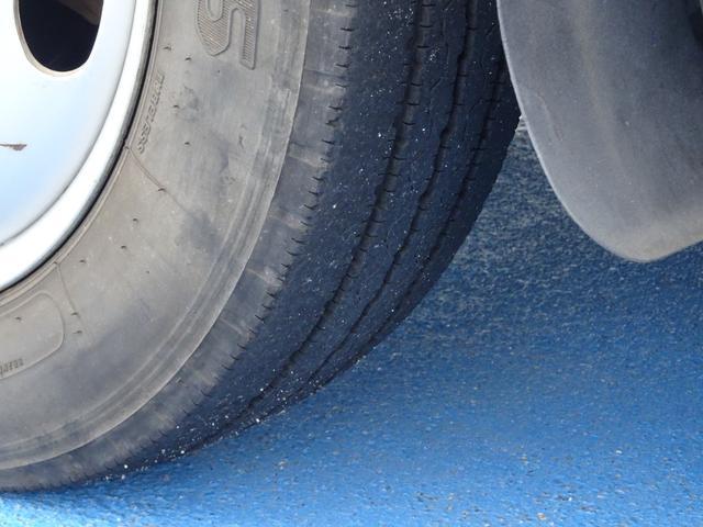 アトラストラック ＷキャブロングフルＳローＤＸ　ダブルキャブ　積載１．７５ｔ　１ナンバー　車両総重量５ｔ未満　６ＭＴ　６人　荷台寸法　長３３４　幅１７９　あおり高３６　ディーゼルターボ　ＮＯｘ・ＰＭ適合車（22枚目）