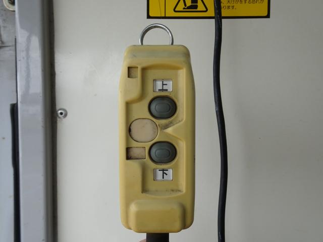 キャンター 　積載２ｔ　アルミバン　跳ね上げ　パワーゲート　ＰＧ　昇降能力１０００ｋｇ　日本フルハーフ　５ＭＴ　荷台寸法　長４６０　幅１７７　高１９５（28枚目）