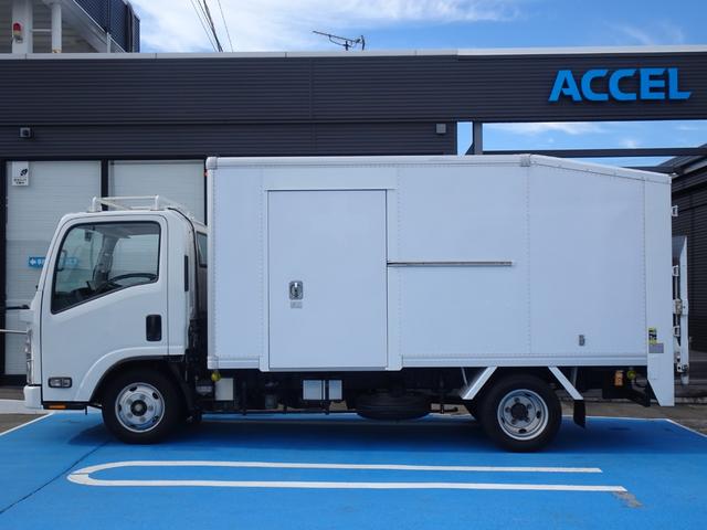 アトラストラック 　垂直　パワーゲート　昇降能力６００ｋｇ　左スライドドア　リア観音ドア　荷室長３９９幅１７４高１７２　１ナンバー　３人乗り　スムーサー　外部電源入力　キタムラボディ　いすゞ　エルフＯＥＭ（9枚目）