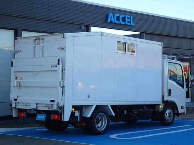 アトラストラック 　垂直　パワーゲート　昇降能力６００ｋｇ　左スライドドア　リア観音ドア　荷室長３９９幅１７４高１７２　１ナンバー　３人乗り　スムーサー　外部電源入力　キタムラボディ　いすゞ　エルフＯＥＭ（13枚目）
