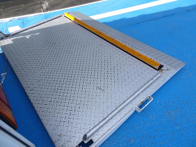 アトラストラック 　垂直　パワーゲート　昇降能力６００ｋｇ　左スライドドア　リア観音ドア　荷室長３９９幅１７４高１７２　１ナンバー　３人乗り　スムーサー　外部電源入力　キタムラボディ　いすゞ　エルフＯＥＭ（41枚目）