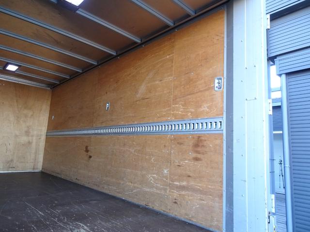 ダイナトラック 積載3t アルミバン ワイド ロング 荷台長513幅209高206 垂直パワーゲート トヨタスライドリフト 昇降荷重600kg 左サイド扉 AT車 2WD バックカメラ 3トン ドライバン パネルバン(27枚目)