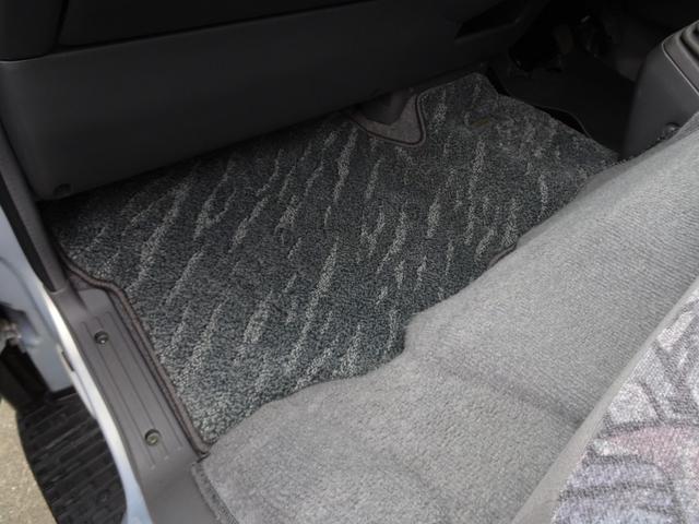 キャラバンマイクロバス SロングGX 12人乗り 5MT ディーゼルターボ 2WD ダブルエアコン/リアヒーター 乗合乗用 2ナンバー ミニバス マイクロバス コミューター 2ナンバー NOx・PM適合(28枚目)