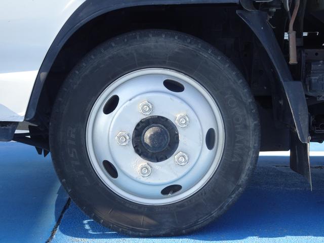 エルフトラック 　強化ダンプ　積載２ｔ　５ＭＴ　４ナンバー　手動コボレーン（25枚目）