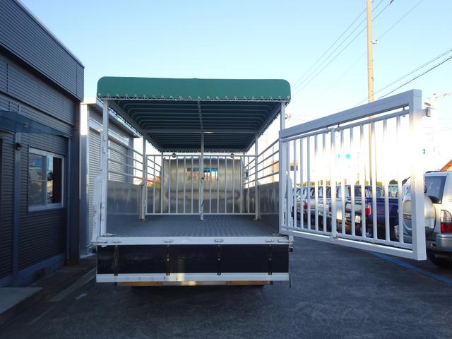 ファイター 　家畜運搬車　積載３５５０ｋｇ　荷台寸法長さ５６２幅２１０高さ１７７　６ＭＴ　原動機６Ｍ６１　ディーゼル　２１０馬力　１ナンバー　ＮＯｘ・ＰＭ適合車（19枚目）