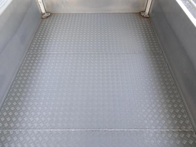 ファイター 　家畜運搬車　積載３５５０ｋｇ　荷台寸法長さ５６２幅２１０高さ１７７　６ＭＴ　原動機６Ｍ６１　ディーゼル　２１０馬力　１ナンバー　ＮＯｘ・ＰＭ適合車（31枚目）