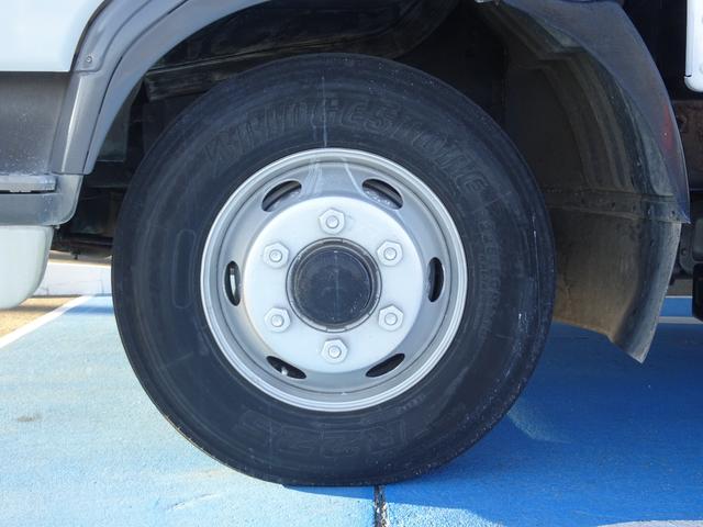 ファイター 　家畜運搬車　積載３５５０ｋｇ　荷台寸法長さ５６２幅２１０高さ１７７　６ＭＴ　原動機６Ｍ６１　ディーゼル　２１０馬力　１ナンバー　ＮＯｘ・ＰＭ適合車（32枚目）