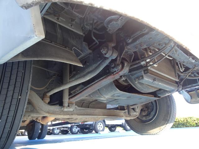 ファイター 　家畜運搬車　積載３５５０ｋｇ　荷台寸法長さ５６２幅２１０高さ１７７　６ＭＴ　原動機６Ｍ６１　ディーゼル　２１０馬力　１ナンバー　ＮＯｘ・ＰＭ適合車（36枚目）