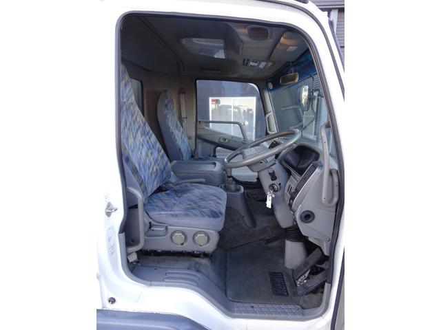 ファイター 　家畜運搬車　積載３５５０ｋｇ　荷台寸法長さ５６２幅２１０高さ１７７　６ＭＴ　原動機６Ｍ６１　ディーゼル　２１０馬力　１ナンバー　ＮＯｘ・ＰＭ適合車（45枚目）