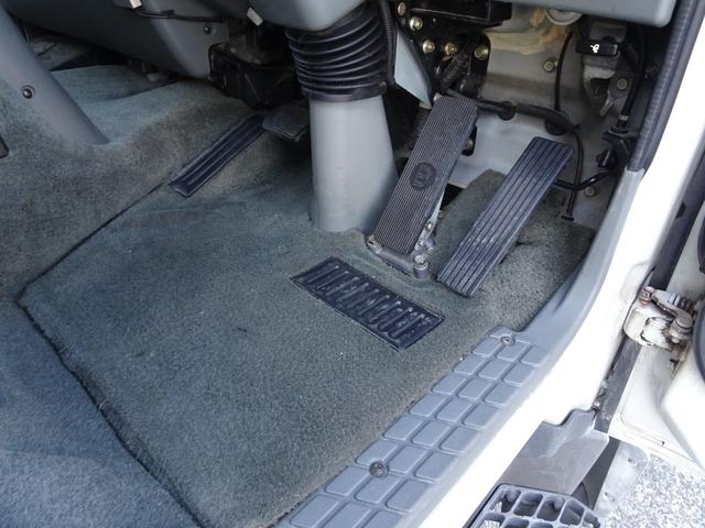 ファイター 　家畜運搬車　積載３５５０ｋｇ　荷台寸法長さ５６２幅２１０高さ１７７　６ＭＴ　原動機６Ｍ６１　ディーゼル　２１０馬力　１ナンバー　ＮＯｘ・ＰＭ適合車（47枚目）