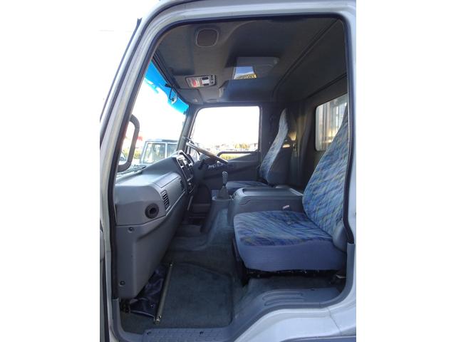 ファイター 　家畜運搬車　積載３５５０ｋｇ　荷台寸法長さ５６２幅２１０高さ１７７　６ＭＴ　原動機６Ｍ６１　ディーゼル　２１０馬力　１ナンバー　ＮＯｘ・ＰＭ適合車（56枚目）