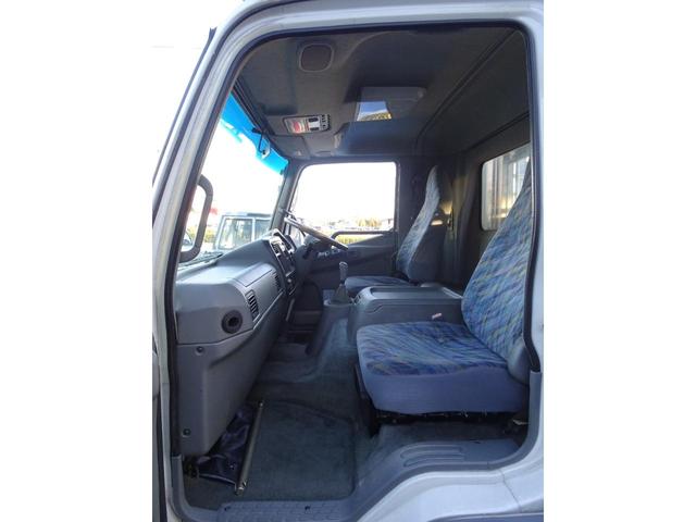 ファイター 　家畜運搬車　積載３５５０ｋｇ　荷台寸法長さ５６２幅２１０高さ１７７　６ＭＴ　原動機６Ｍ６１　ディーゼル　２１０馬力　１ナンバー　ＮＯｘ・ＰＭ適合車（57枚目）