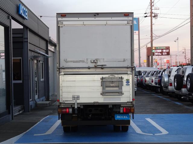 エルフトラック 　積載１．５ｔ　車両総重量５ｔ未満　スムーサーＥｘ　Ｐレンジ付き　ラッシングレール２段　荷室寸法　長３１１ｃｍ　幅１６５ｃｍ　高１９４ｃｍ　床面地上高８４ｃｍ　ディーゼルターボ（10枚目）