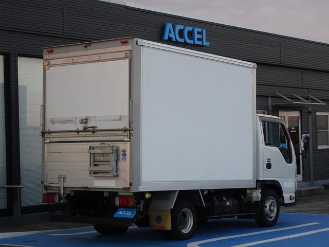 エルフトラック 　積載１．５ｔ　車両総重量５ｔ未満　スムーサーＥｘ　Ｐレンジ付き　ラッシングレール２段　荷室寸法　長３１１ｃｍ　幅１６５ｃｍ　高１９４ｃｍ　床面地上高８４ｃｍ　ディーゼルターボ（11枚目）