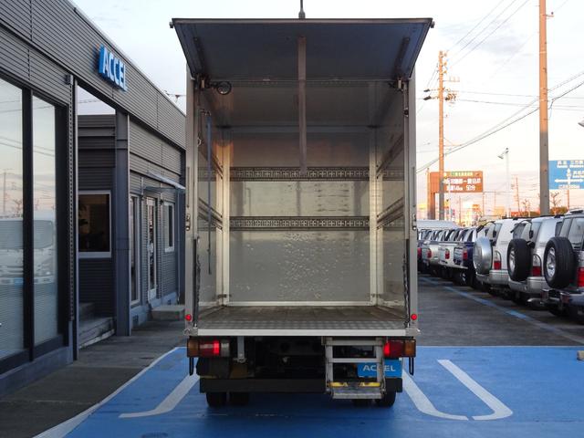 エルフトラック 　積載１．５ｔ　車両総重量５ｔ未満　スムーサーＥｘ　Ｐレンジ付き　ラッシングレール２段　荷室寸法　長３１１ｃｍ　幅１６５ｃｍ　高１９４ｃｍ　床面地上高８４ｃｍ　ディーゼルターボ（16枚目）