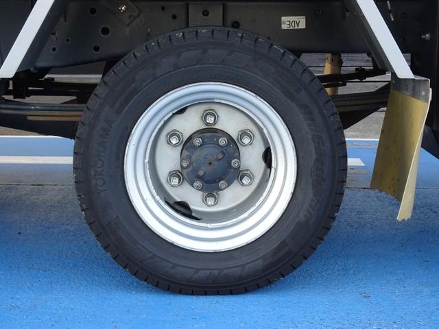 エルフトラック 　積載１．５ｔ　車両総重量５ｔ未満　スムーサーＥｘ　Ｐレンジ付き　ラッシングレール２段　荷室寸法　長３１１ｃｍ　幅１６５ｃｍ　高１９４ｃｍ　床面地上高８４ｃｍ　ディーゼルターボ（26枚目）