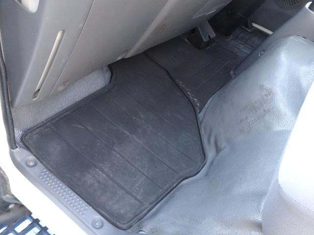 エルフトラック 　積載１．５ｔ　車両総重量５ｔ未満　スムーサーＥｘ　Ｐレンジ付き　ラッシングレール２段　荷室寸法　長３１１ｃｍ　幅１６５ｃｍ　高１９４ｃｍ　床面地上高８４ｃｍ　ディーゼルターボ（45枚目）