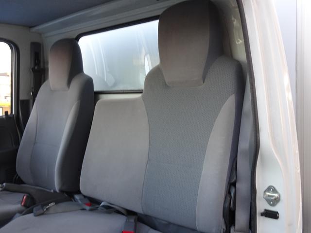 エルフトラック 　積載１．５ｔ　車両総重量５ｔ未満　スムーサーＥｘ　Ｐレンジ付き　ラッシングレール２段　荷室寸法　長３１１ｃｍ　幅１６５ｃｍ　高１９４ｃｍ　床面地上高８４ｃｍ　ディーゼルターボ（47枚目）