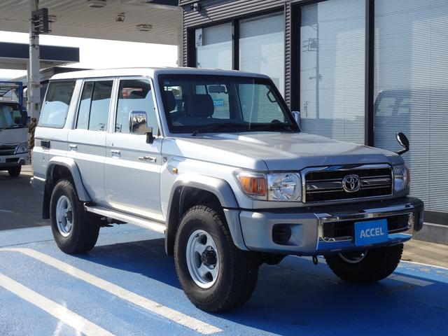 ランドクルーザー７０ バン　ＧＲＪ７６Ｋ　オプション前後デフロック　ブラッドレーＶアルミ　５ＭＴ　１ＧＲエンジン　４ＷＤ　再販ランクル７０　ランクル７６　１ナンバー　ボディカラー／シルバーメタリック１Ｆ７（11枚目）