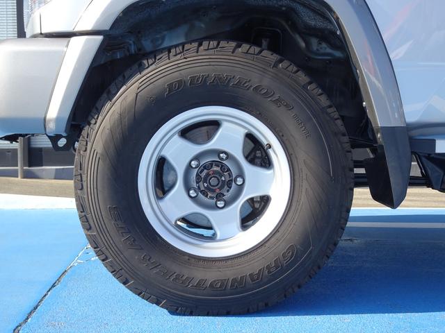 ランドクルーザー７０ バン　ＧＲＪ７６Ｋ　オプション前後デフロック　ブラッドレーＶアルミ　５ＭＴ　１ＧＲエンジン　４ＷＤ　再販ランクル７０　ランクル７６　１ナンバー　ボディカラー／シルバーメタリック１Ｆ７（15枚目）