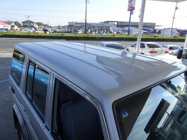 ランドクルーザー７０ バン　ＧＲＪ７６Ｋ　オプション前後デフロック　ブラッドレーＶアルミ　５ＭＴ　１ＧＲエンジン　４ＷＤ　再販ランクル７０　ランクル７６　１ナンバー　ボディカラー／シルバーメタリック１Ｆ７（28枚目）