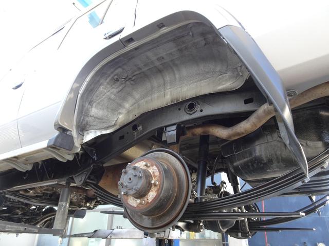 ランドクルーザー７０ バン　ＧＲＪ７６Ｋ　オプション前後デフロック　ブラッドレーＶアルミ　５ＭＴ　１ＧＲエンジン　４ＷＤ　再販ランクル７０　ランクル７６　１ナンバー　ボディカラー／シルバーメタリック１Ｆ７（41枚目）